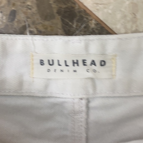 Women’s white denim shorts - Picture 5 of 7